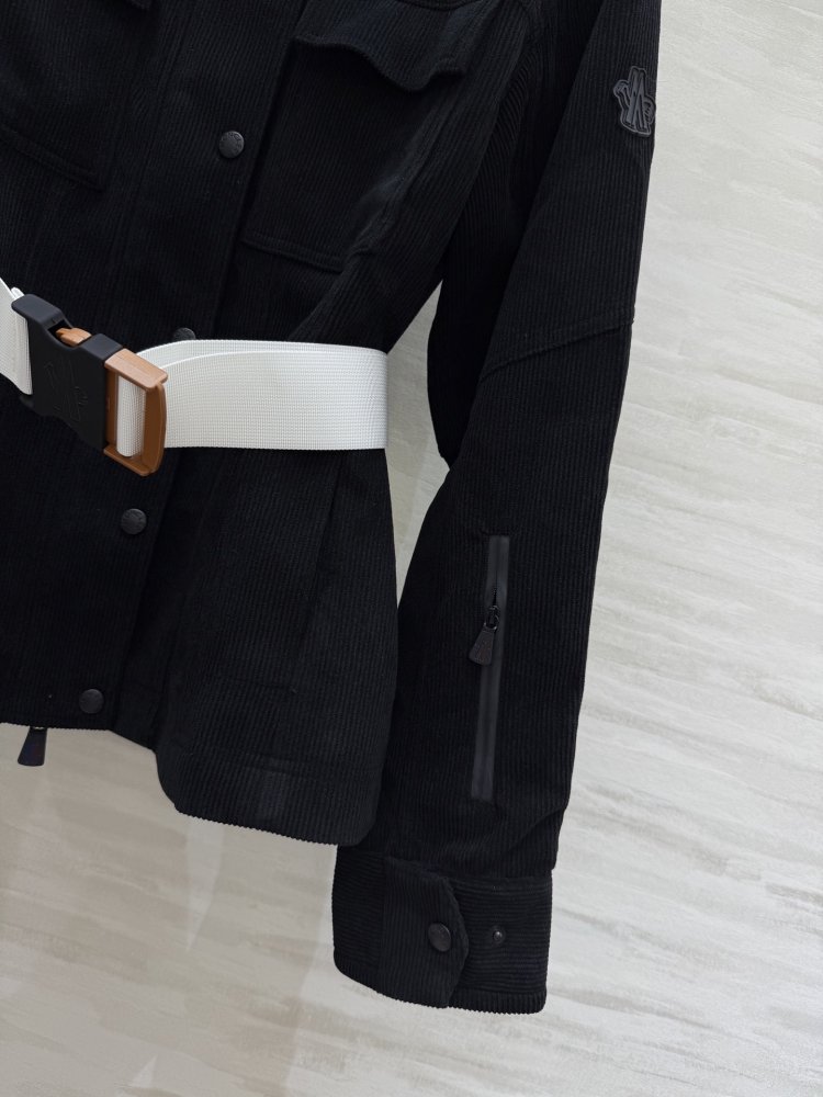 Женская горнолыжная куртка с капюшоном фото 2