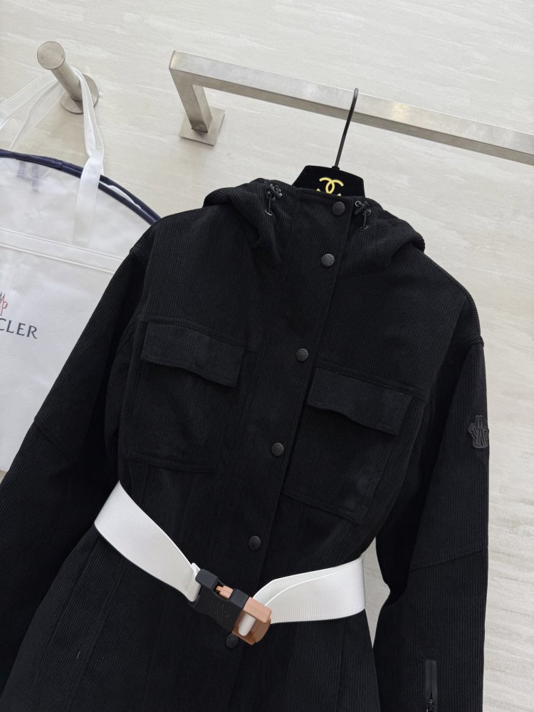 Женская горнолыжная куртка с капюшоном фото 3