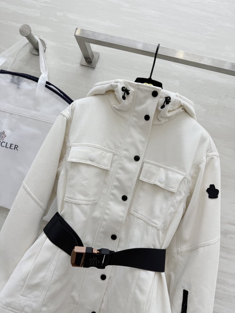 Женская горнолыжная куртка с капюшоном фото 3