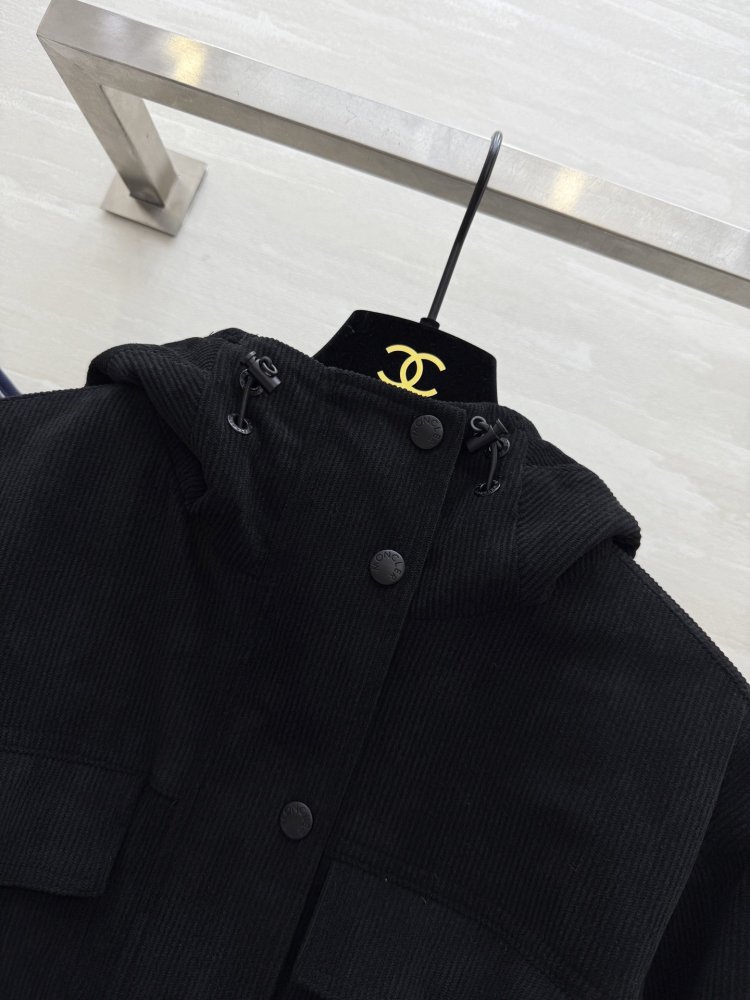 Женская горнолыжная куртка с капюшоном фото 5