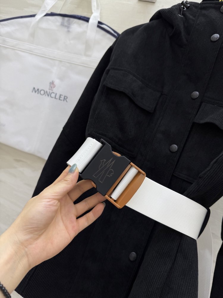 Женская горнолыжная куртка с капюшоном фото 7