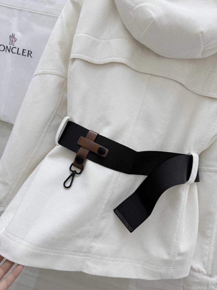 Женская горнолыжная куртка с капюшоном фото 9