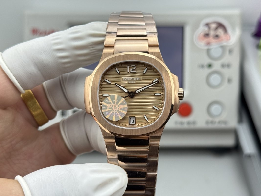 Женские часы 35 мм Patek Philippe Nautilus 7118 с автоматическим механизмом