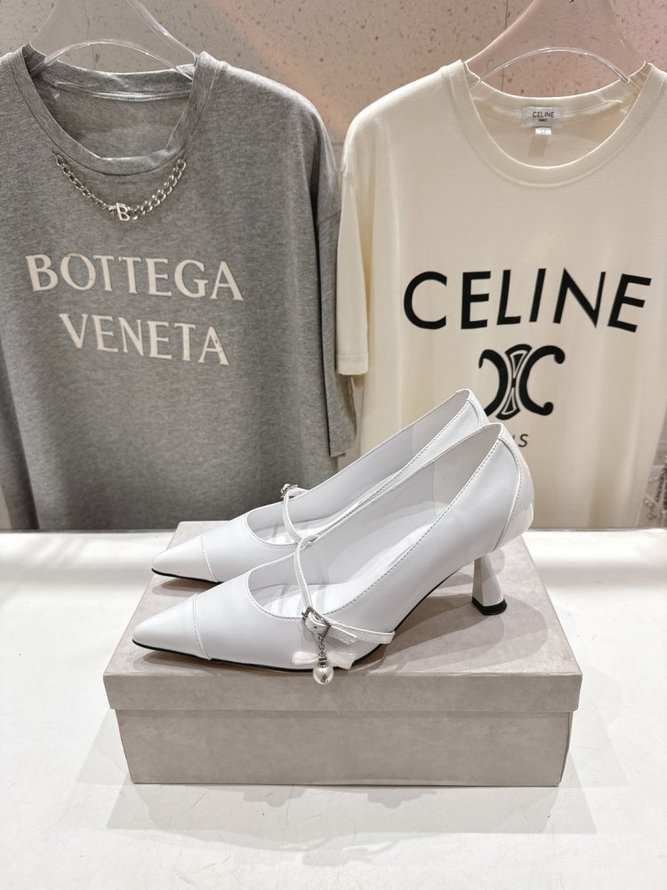 Женские туфли лодочки на шпильке с пряжкой Mary Jane остроносые фото 4