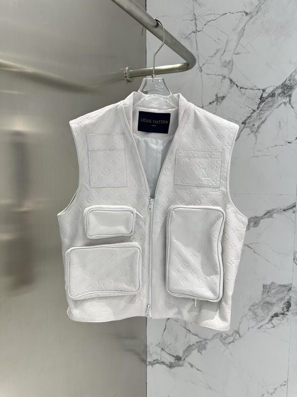 Жилет кожаный