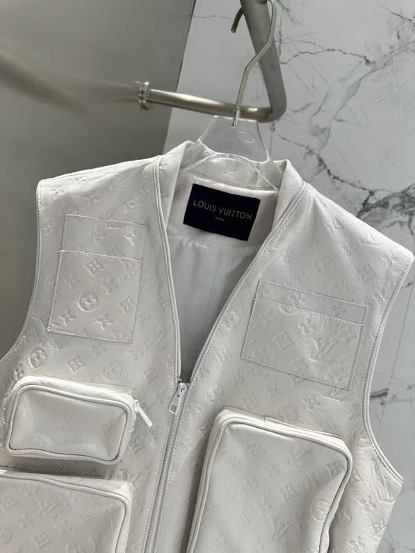 Жилет кожаный фото 8