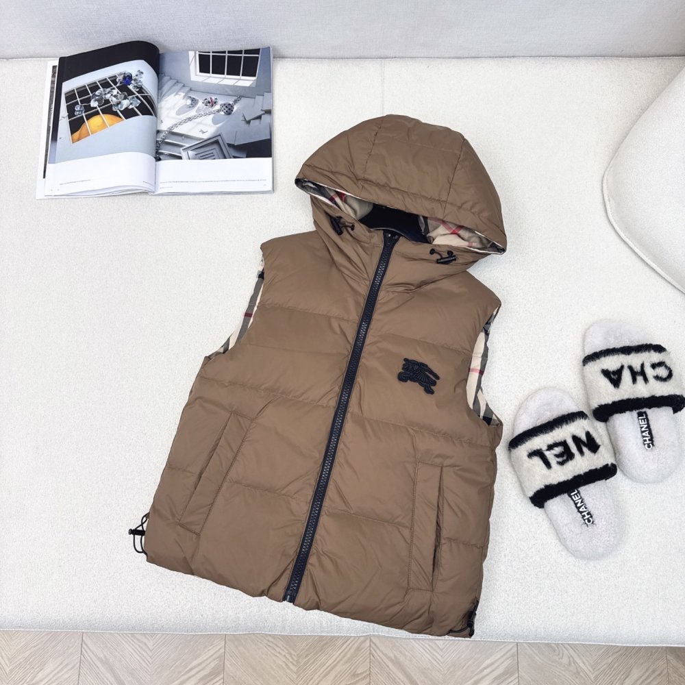 Жилетка двосторонній на пуху жіноча фото 3