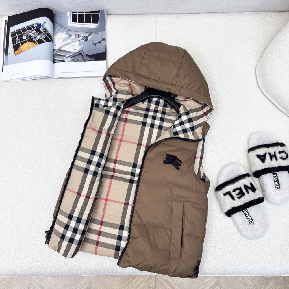 Жилетка двосторонній на пуху жіноча фото 7