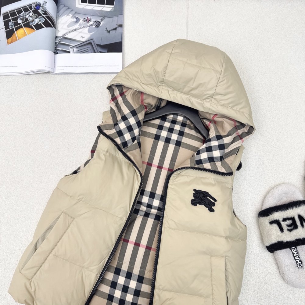 Жилетка двусторонний на пуху женская фото 7