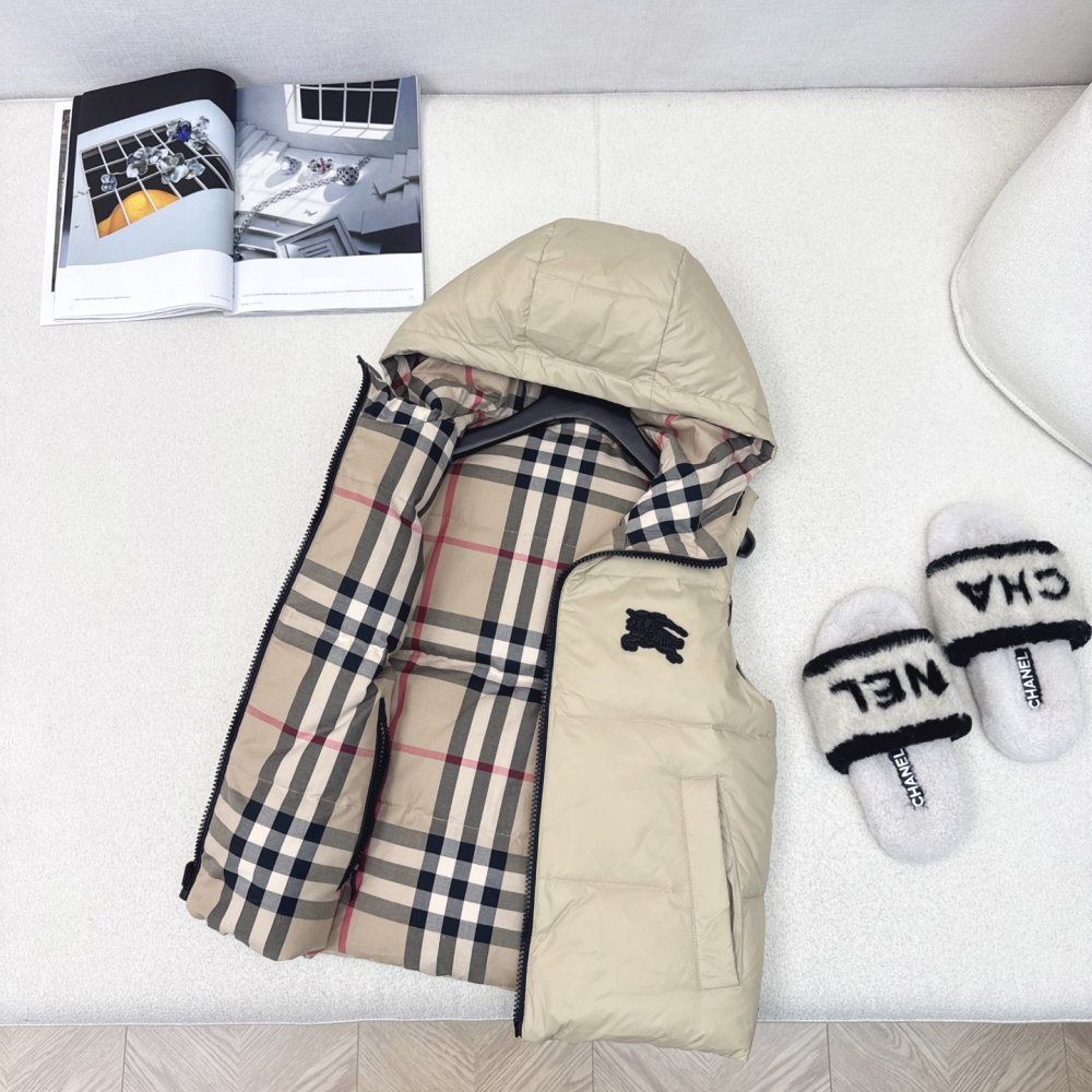 Жилетка двусторонний на пуху женская фото 8