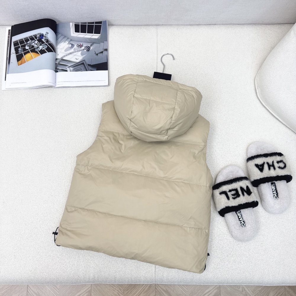 Жилетка двусторонний на пуху женская фото 9