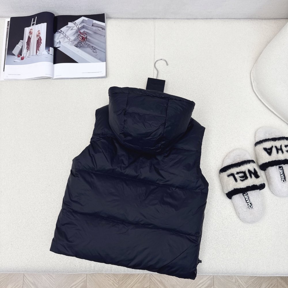 Vest bilateral on feathers women's фото 9