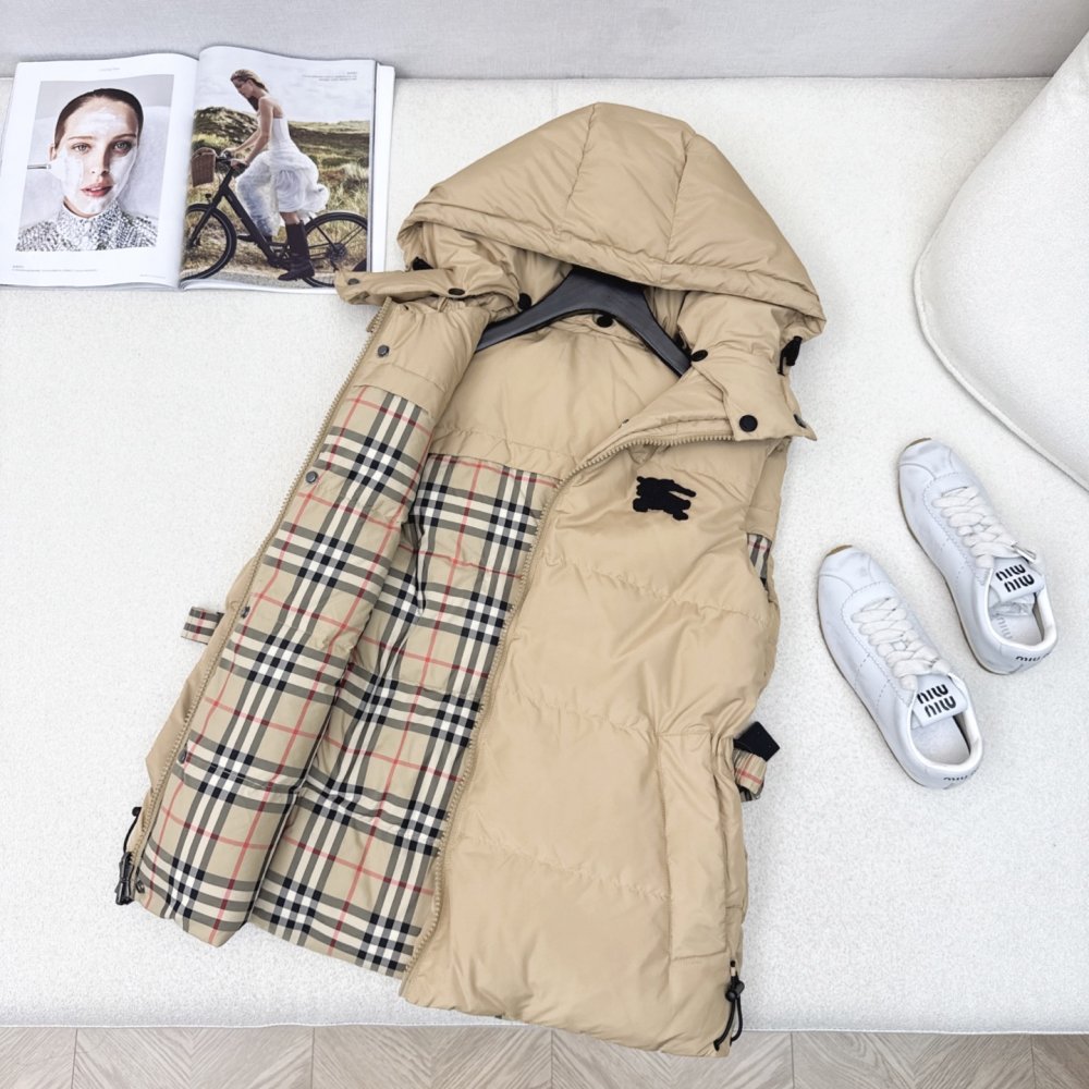 Жилетка двусторонняя на пуху женская фото 7