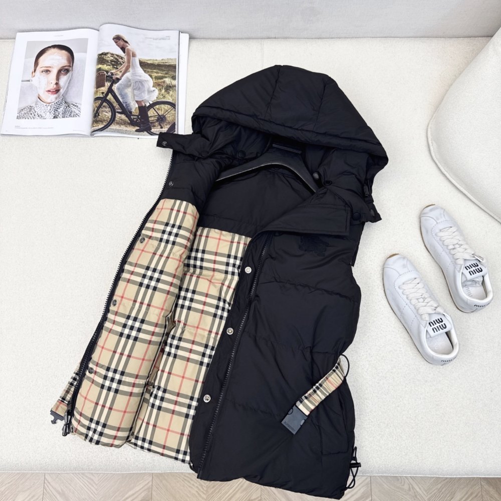 Жилетка двусторонняя на пуху женская фото 8