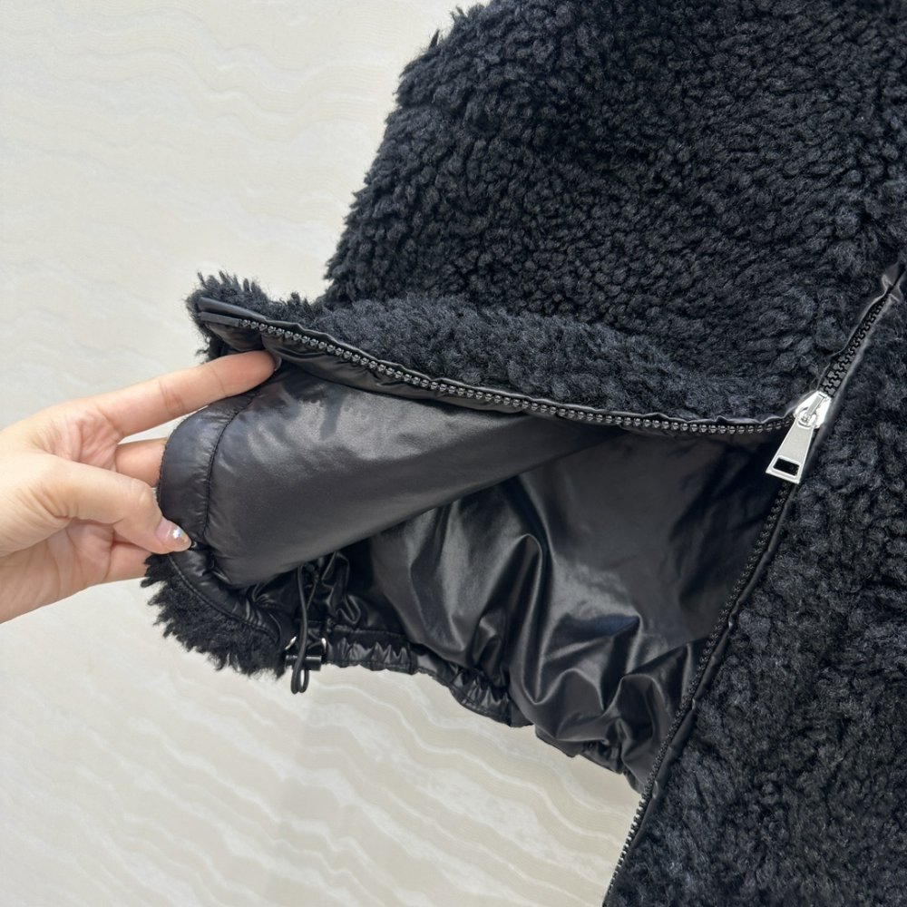 Жилетка хутряної на пуху жіноча фото 5