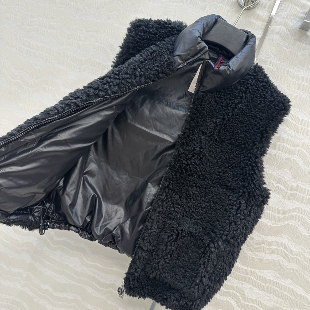 Жилетка хутряної на пуху жіноча фото 6