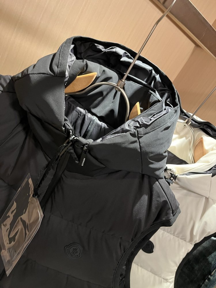 Жилетка чоловіча фото 5