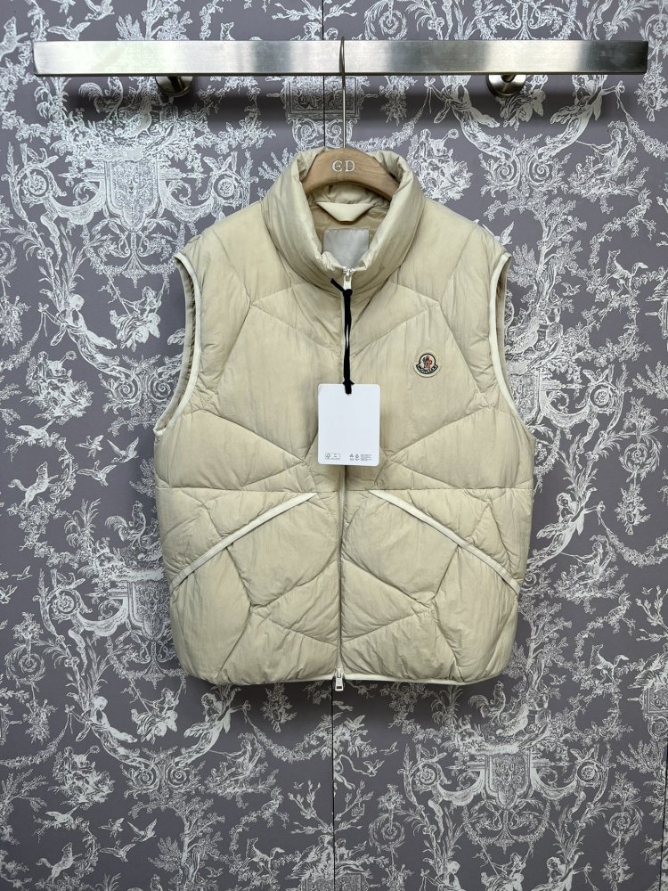 Vest on feathers men's