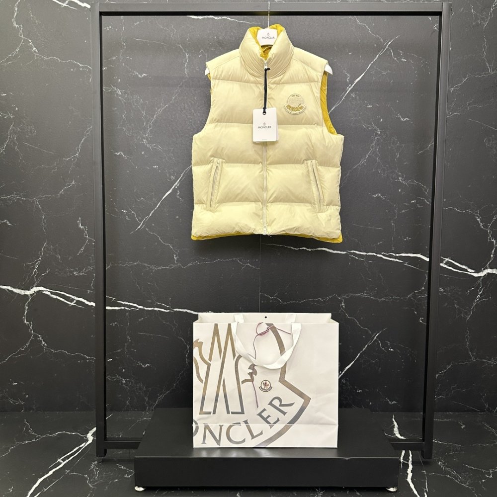 Vest on feathers men's