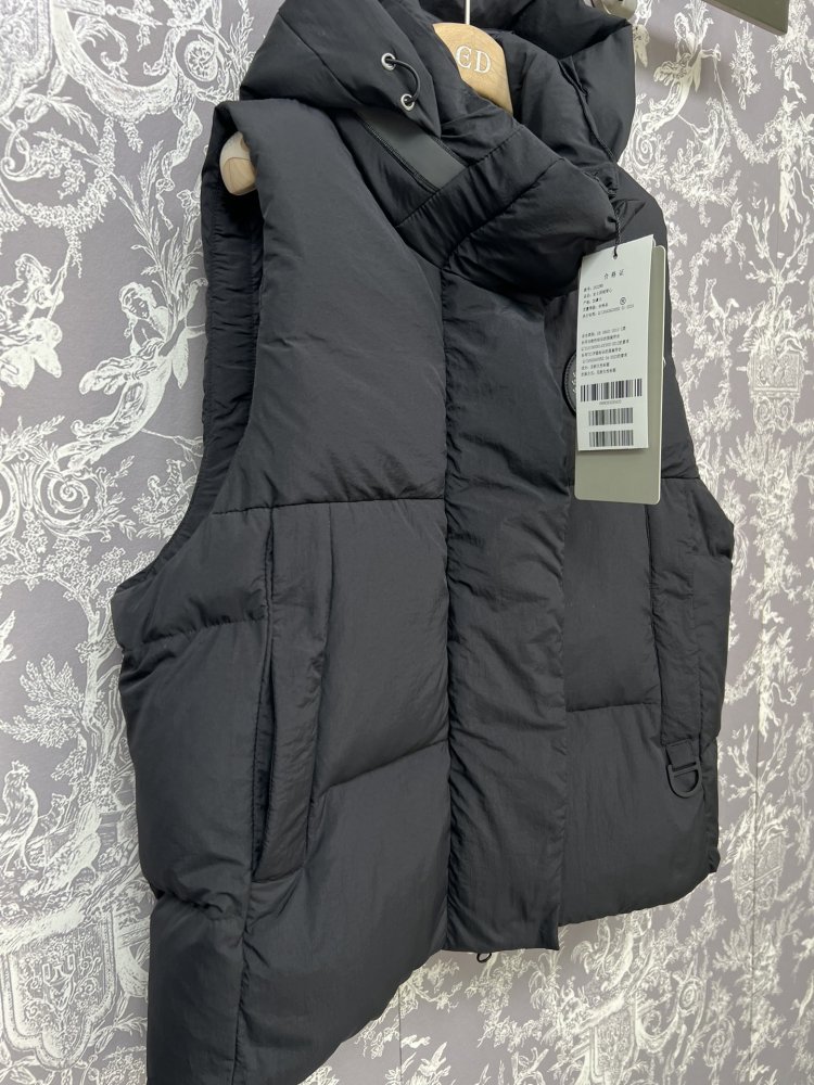 Vest on feathers men's фото 2