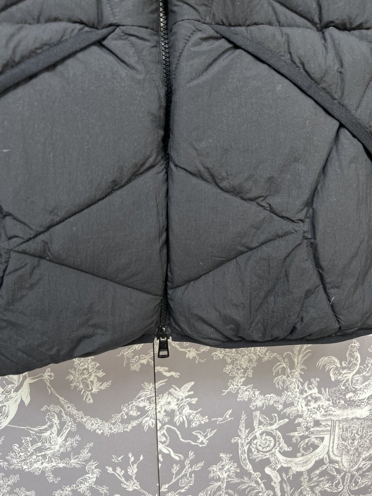 Vest on feathers men's фото 5