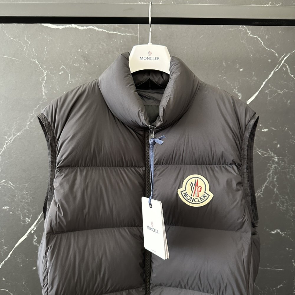 Жилетка на пуху мужская фото 5