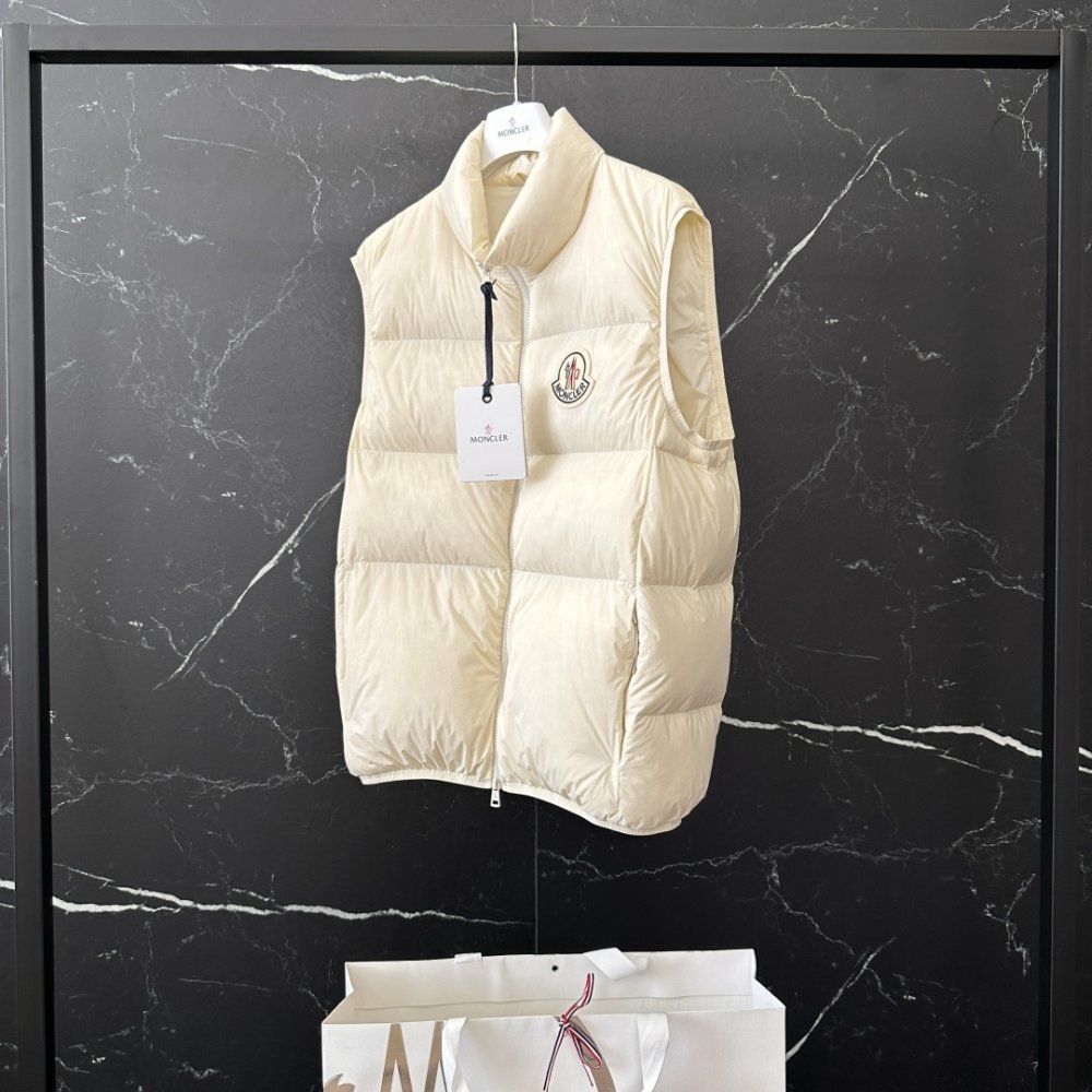 Жилетка на пуху чоловіча фото 5