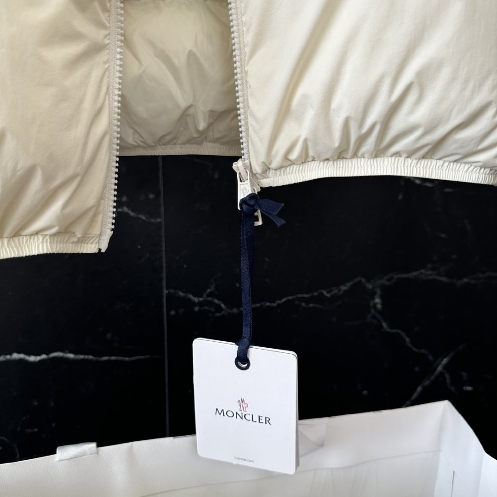 Жилетка на пуху чоловіча фото 7