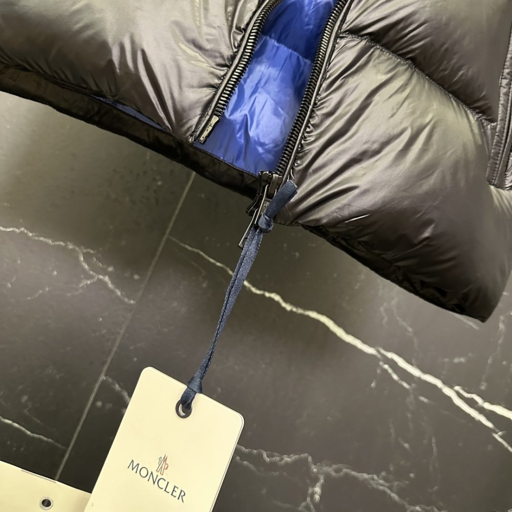 Жилетка на пуху чоловіча фото 8