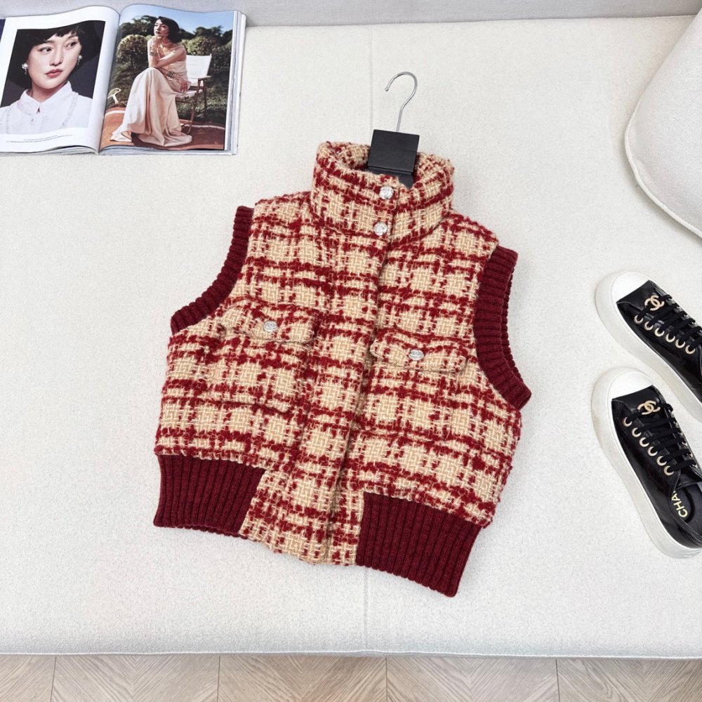 Vest on feathers women's