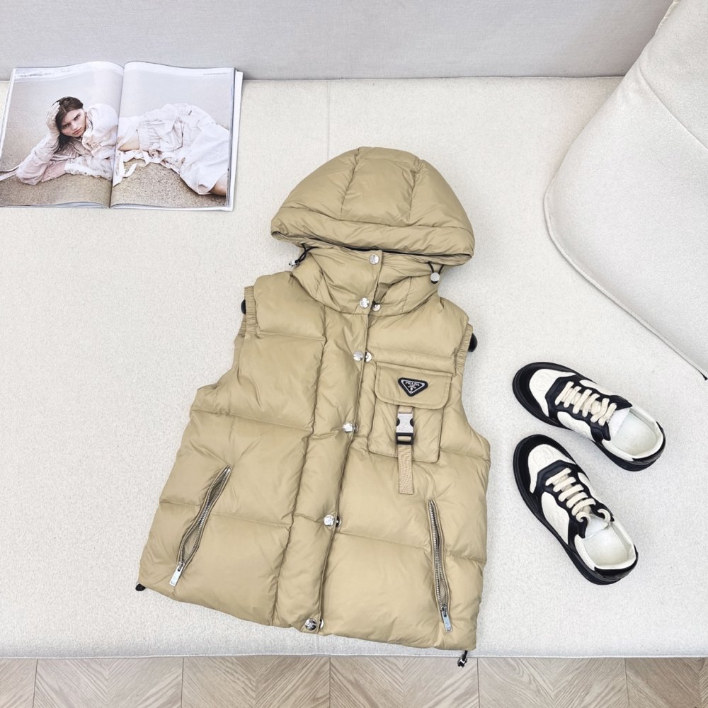 Жилетка на пуху женская