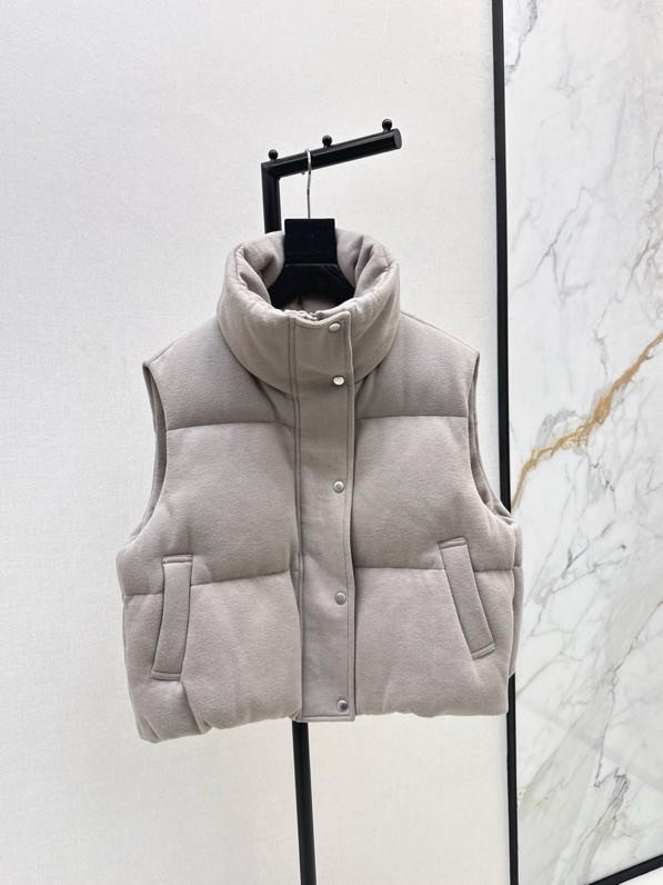 Vest on feathers women's