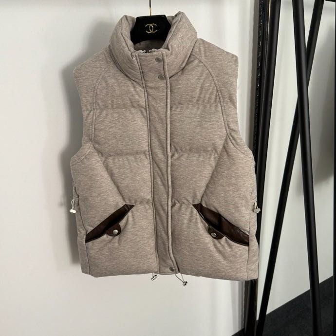 Жилетка на пуху женская