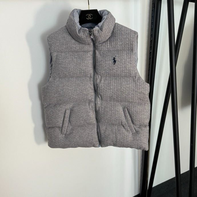 Жилетка на пуху женская