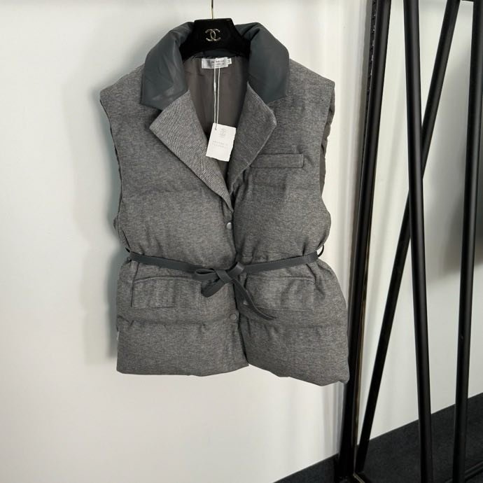 Жилетка на пуху женская