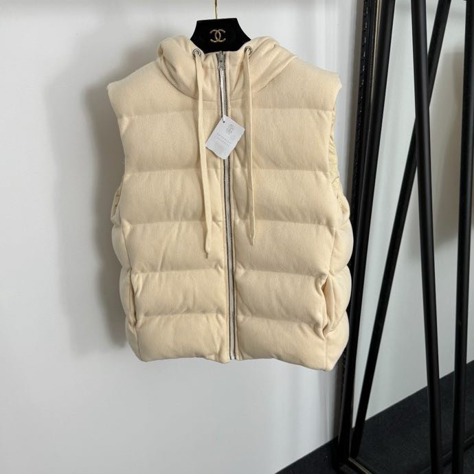 Vest on feathers women's