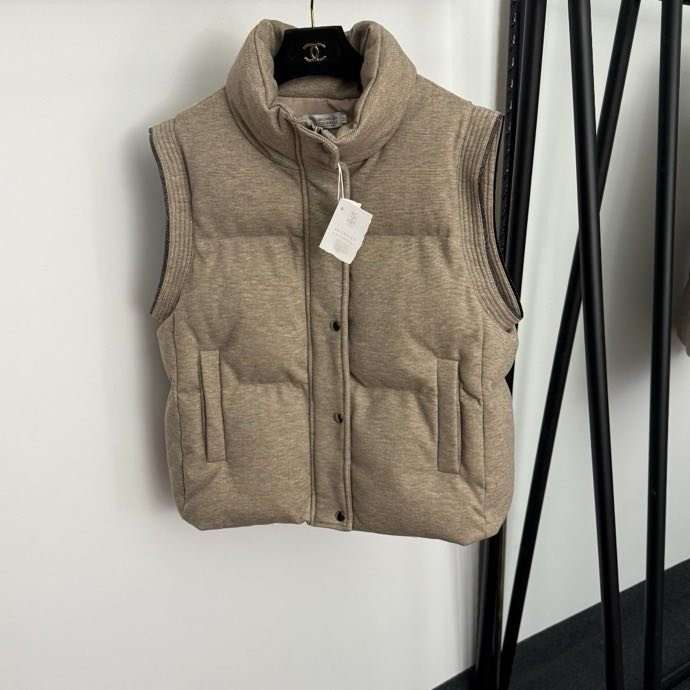 Vest on feathers women's