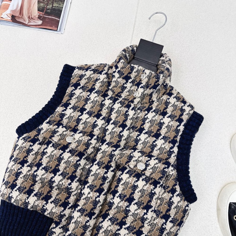 Vest on feathers women's фото 2