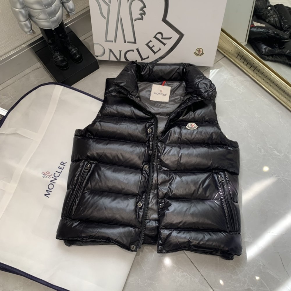 Жилетка на пуху жіноча фото 2