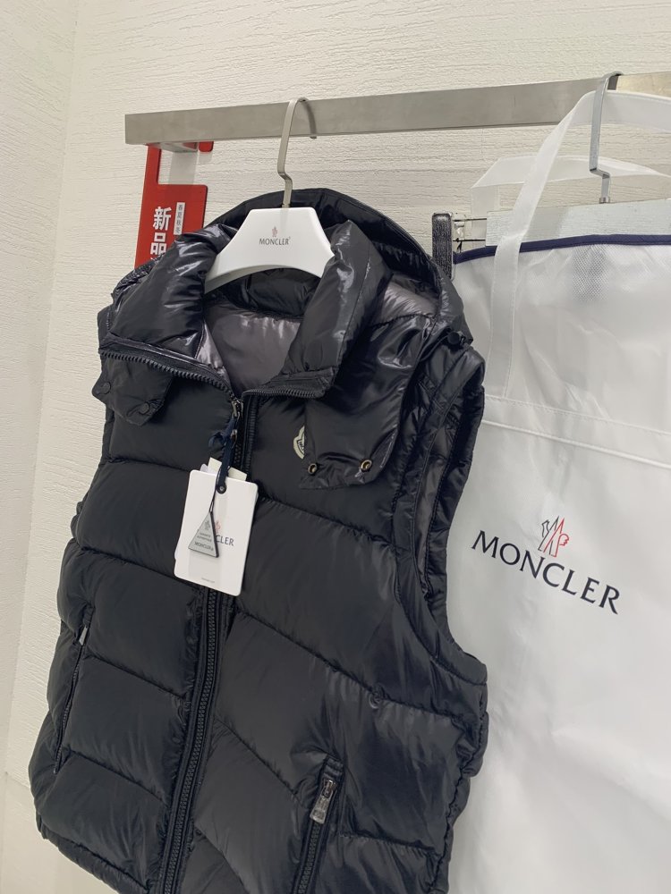 Жилетка на пуху жіноча фото 2