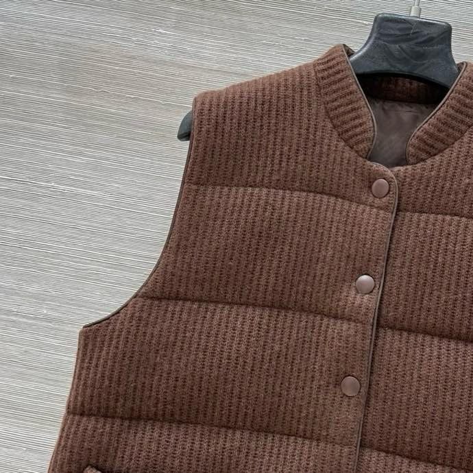 Vest on feathers women's фото 2