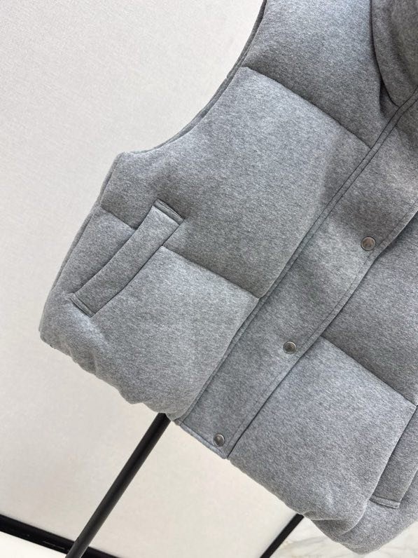 Vest on feathers women's фото 2