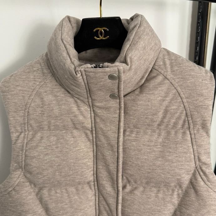 Жилетка на пуху женская фото 2