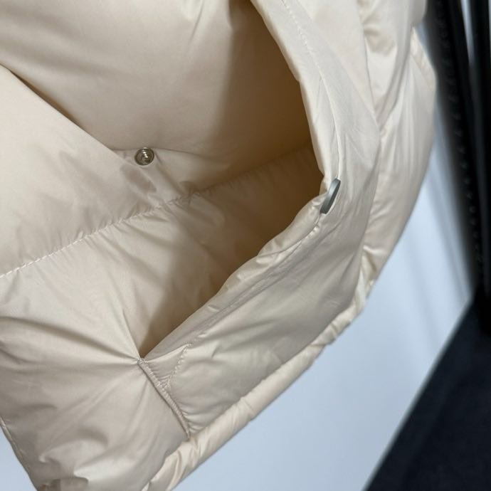 Vest on feathers women's фото 2