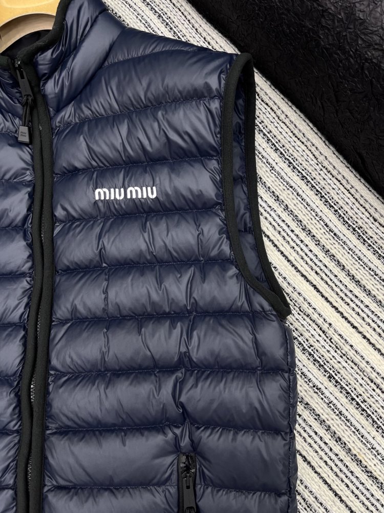 Vest on feathers women's фото 3