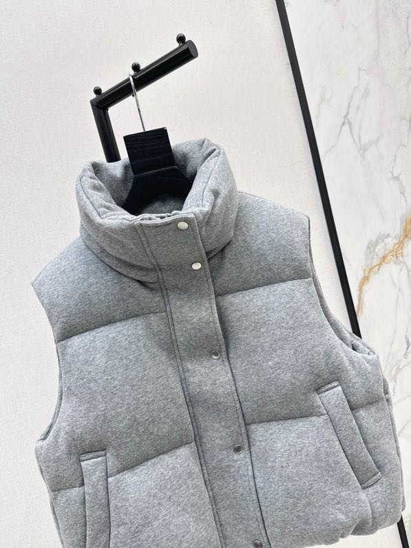 Vest on feathers women's фото 3