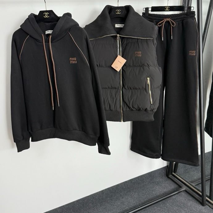 Жилетка на пуху женская фото 3