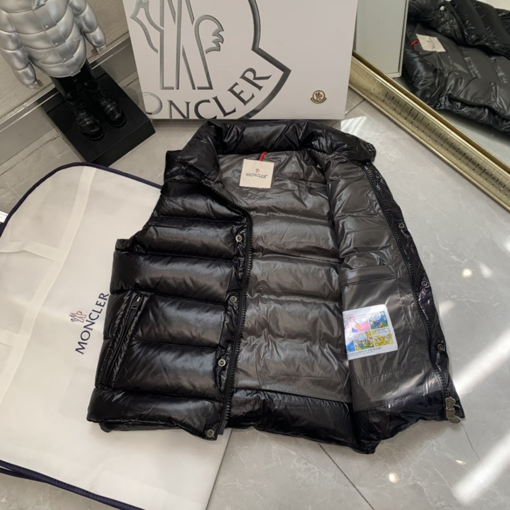 Жилетка на пуху жіноча фото 4