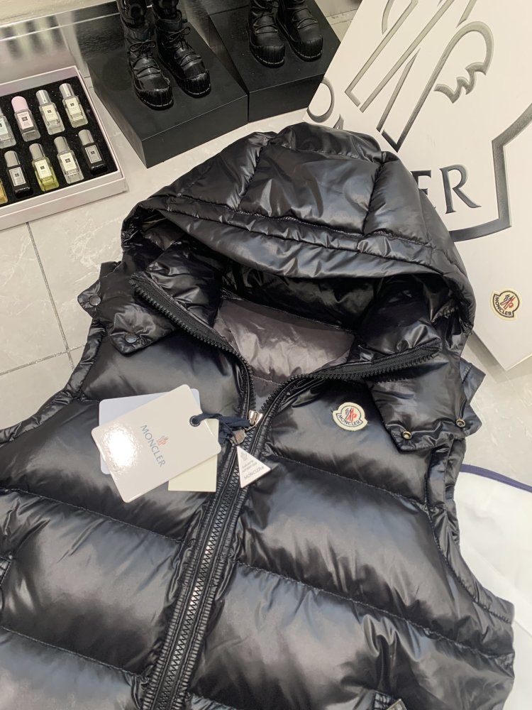 Жилетка на пуху жіноча фото 4