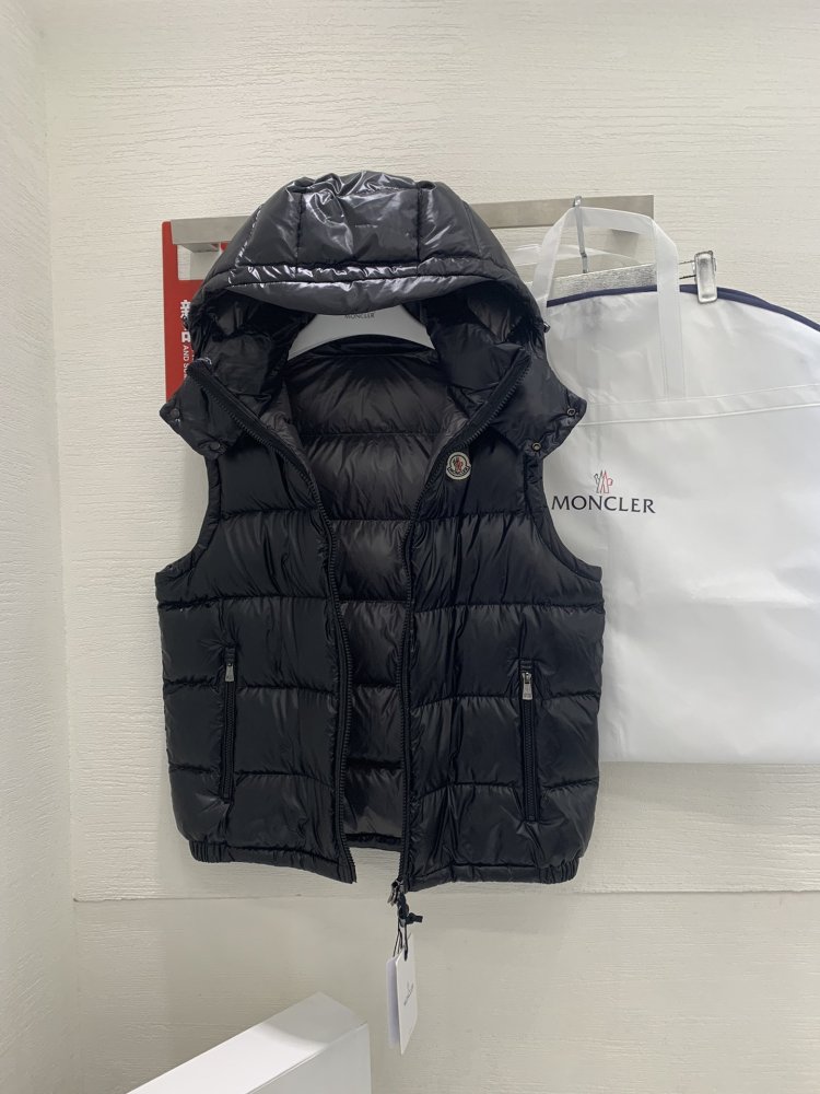 Жилетка на пуху жіноча фото 4